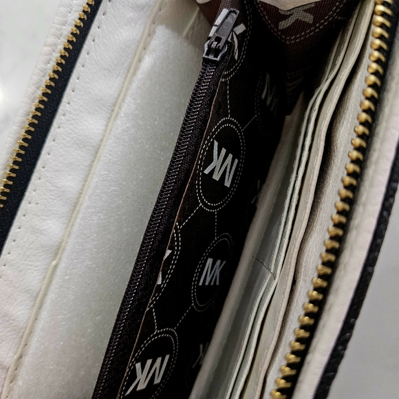 Wallet - Picture 3 of 4